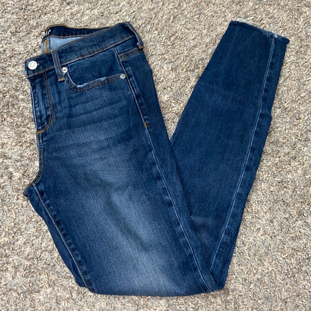 Gap Mid rise skinny Jean
